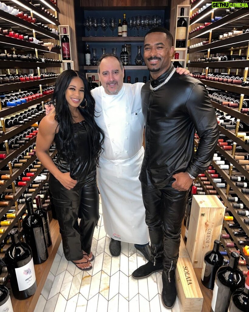 Bianca Crawford Instagram - Whenever we are in Vegas we always have to stop by! Thank you @barrysprime for making our New Years one to remember! 🥩🦞🍷