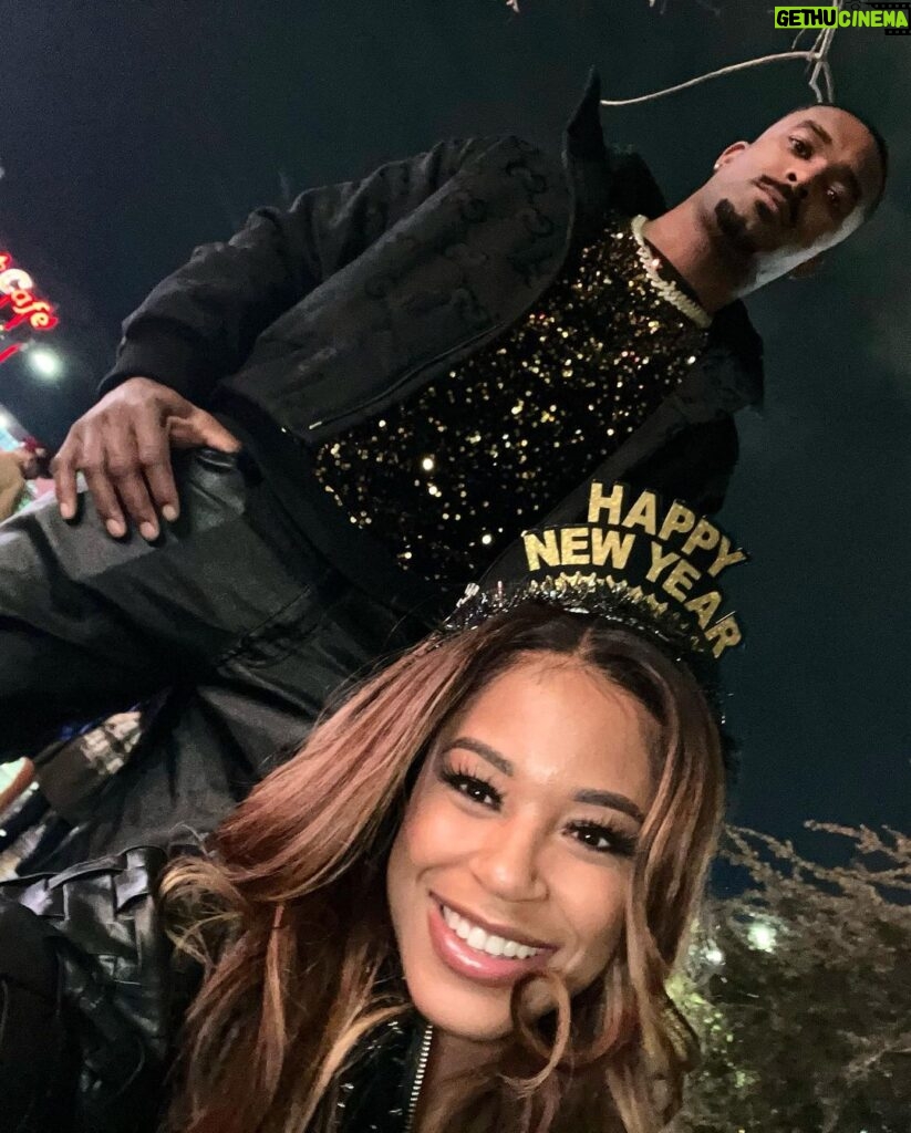 Bianca Crawford Instagram - Happy New Year! 2024. Ended & Starting the Year with my homie, my lover, my friend. On Repeat. #HappyNewYear #ESTofWWE