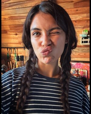 Biran Damla Yılmaz Instagram - Ev hali deyince de biz…. No make-up, yes ptt👽