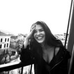 Biran Damla Yılmaz Instagram - B l a c k is a happy color darling…💋