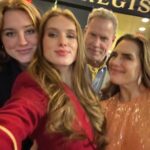 Brooke Shields Instagram - full heart ❤️ hope you all had a merry Christmas full of love!! 🎄 New York, New York