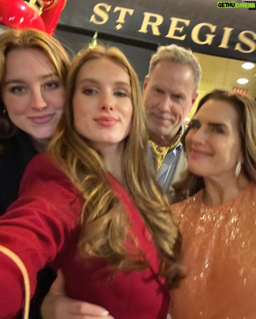 Brooke Shields Instagram - full heart ❤ hope you all had a merry Christmas full of love!! 🎄 New York, New York