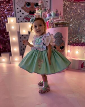 Buse Varol Instagram - Benim güzel kızım, Eliz'im iyi ki doğdun, Allah hep iyi insanlarla karşılaştırsın.. En büyük duâm @alisanofficial babanızla beraber büyüdüğünüzü görebilmek🙌🏻 Şans hep seninle olsun✨ Seni çok ama çok seviyorum pamuğum💕 Ellerimiz hiç ayrılmasın🙌🏻🧿 #Eliz2yasinda#necabukbuyudun#guzelkızım#pamuğum#hepmutluol 🌟06.02.21 🍼🤰🏻