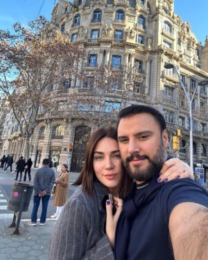 Buse Varol Instagram - ❤️ 2 günlüğüne de olsa başbaşa olmak bize iyi geldi🙏🏼 @alisanofficial