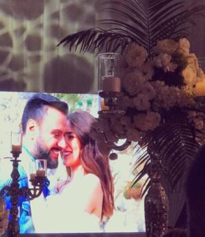 Buse Varol Instagram - Kasım 2017.. 5 seneye neler sığdırdık.. Düşe kalka, acısıyla tatlısıyla.. Ama en güzeli de iki tane pırlanta evladımızla❤️🧿 Beraber yürüyeceğimiz daha çok yolumuz olsun inşallah. Beni her zaman koşulsuz sevdiğin için, çocuklarimiza mükemmel bir baba olduğun  için teşekkür ederim🙌🏻🙌🏻 Seni seviyorum kocacım, iyiki sensin.. 🧿 @alisanofficial ❤️❤️