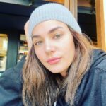 Buse Varol Instagram - Kışı seven kaç kişiyiz❄️🤍
