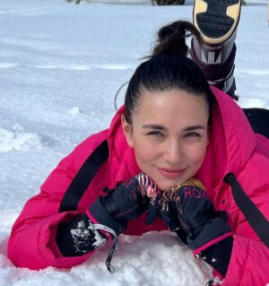 Buse Varol Instagram - 💓 Kışı çoook seviyorumm 💓 ❄️