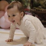 Buse Varol Instagram - Güzell kızım Eliz'im 1 yaşinda💓 asıl doğduğu gün yarın ama🙃🎈