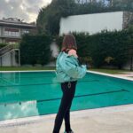 Buse Varol Instagram - 🦋 Yaşamak dediğin üç beş kısa mutlu an'dan ibaret ✨