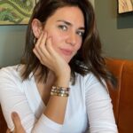 Buse Varol Instagram - Sizce hangisi ben 🙃 makyajli mı, makyajsız mı ? 😘
