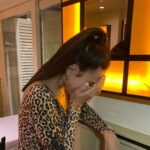 Buse Varol Instagram - Aslaaaa poz veremedim🙃🙈 Da Mario Etiler