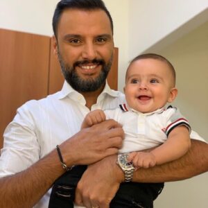 Buse Varol Instagram - Benim canim kocam, hayat arkadaşım, çocuklarımın biricik babası iyi ki doğdun sevgilim.. iyi ki yollarımız kesişti🙌🏻 Seni çok seviyorum🩵 Her yeni yaşında el ele olmak ve yaşlanmak dileğiyle.. iyi ki🙌🏻🧿