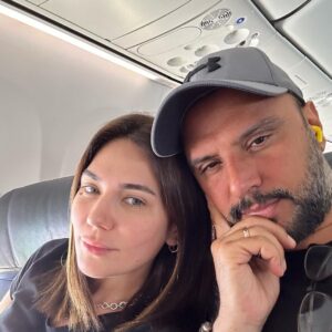 Buse Varol Instagram - Benim canim kocam, hayat arkadaşım, çocuklarımın biricik babası iyi ki doğdun sevgilim.. iyi ki yollarımız kesişti🙌🏻 Seni çok seviyorum🩵 Her yeni yaşında el ele olmak ve yaşlanmak dileğiyle.. iyi ki🙌🏻🧿