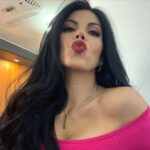 África Zavala Instagram - Que tengan una linda semana 🙏❤️😘