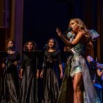 Carolina Gaitán Instagram - If you have the chance tonight try not to miss this "United In Song" on @pbs with @theamericanpops Thanks for this great invitation @lukefraziermusic I had a blast!!! 🍾✨✨🍾 Si tienen chance esta noche celebrando el año nuevo en @pbs estaré con mi música y acompañada por @theamericanpops cantando para Uds!!!🍾✨🍾✨🍾✨ Mi vestido hermoso del grandioso: @virgiliomadinah Besotes vuelan!!! 🍾✨🍾✨🍾 Atlanta, Georgia