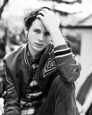 Chandler Riggs Instagram - bears.
beets.
battlestar galactica.
📷: @iheartmaarten