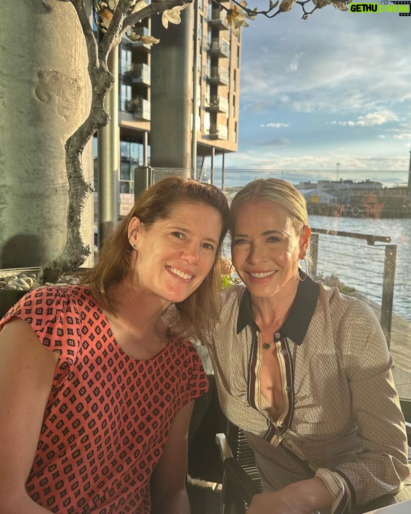 Chelsea Handler Instagram - My summer break has begun. I’m now in love with Oslo and London has always been my lover. Boats, planes, tennis and pimm’s.