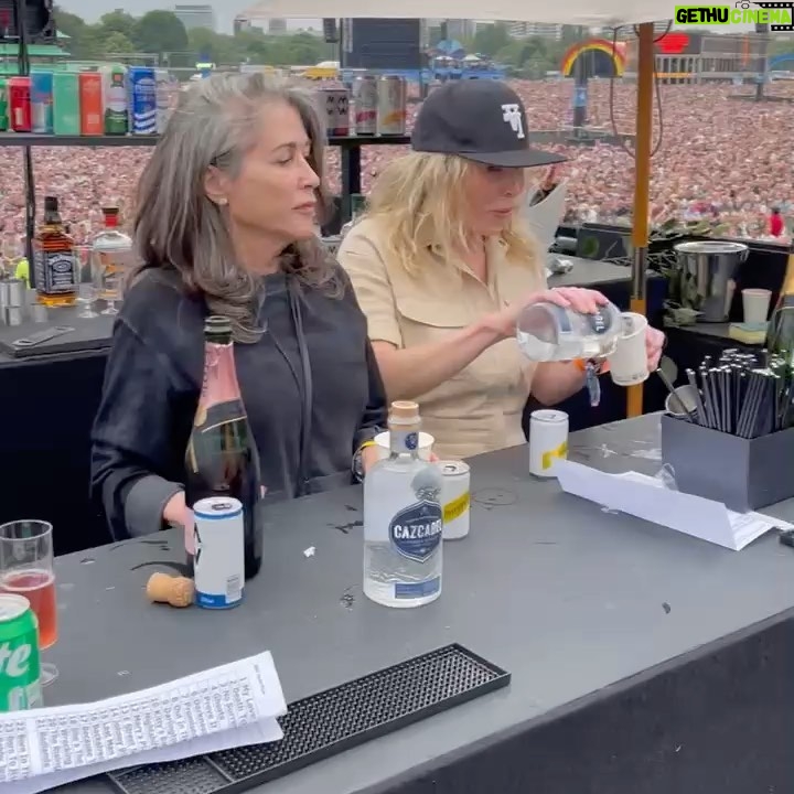 Chelsea Handler Instagram - I bartended the Springsteen show last night, and it felt incredible to be of service. I Love London, but no one is as lovable than Bruce Springsteen. What a ducking show!