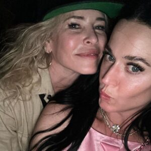 Chelsea Handler Instagram - I bartended the Springsteen show last night, and it felt incredible to be of service. I Love London, but no one is as lovable than Bruce Springsteen. What a ducking show!