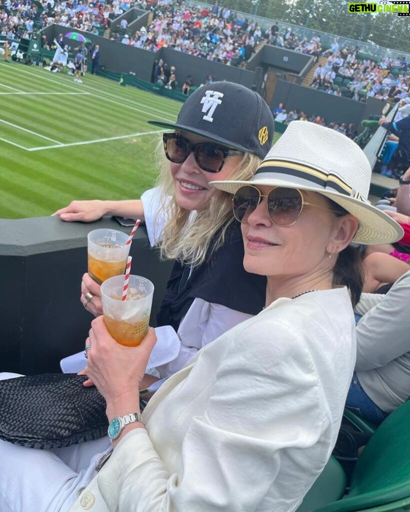 Chelsea Handler Instagram - My summer break has begun. I’m now in love with Oslo and London has always been my lover. Boats, planes, tennis and pimm’s.