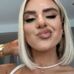 Chloe Burrows Instagram - This a ROBERT not a bob x The bob is BACK thanks to @lukerobertshair at @hadleyyatessalon using @wearethehairsociety stennies for thickness x Bobbycrafts