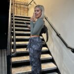 Chloe Burrows Instagram - This a ROBERT not a bob x The bob is BACK thanks to @lukerobertshair at @hadleyyatessalon using @wearethehairsociety stennies for thickness x Bobbycrafts