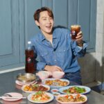Chonlathorn Kongyingyong﻿ Instagram - PEPSI มิตรชวนกิน🥢🍚 ร้านโปรด ร้านประจํา ที่อยากแนะนําให้ชาวเป๊ปซี่กินคือร้าน ข้าวต้มบวร ร้านดังเก่าแก่อายุกว่า 70 ปี เป็นร้านที่ตั้งแต่สมัยเด็กคุณพ่อมักพามากินบ่อยๆ ด้วยหน้าร้านที่มีอาหารวางเรียงกันอยู่มากมาย ให้เราสามารถเลือกได้ตั้งแต่ทางเข้าจนถึงโต๊ะก็ยังสามารถสั่งเพิ่มเติมได้อีก แถมรสชาติอาหารก็เข้มข้น ทุกเมนู ไม่ว่าจะเป็น ใบปอผัดแห้งที่ผัดออกมาได้ไม่ขมสามารถกินใบปอได้หมดทั้งจาน หมูสับนึ่งไข่เค็มชิ้นใหญ่กำลังดี หรืออาหารอื่นๆอีกมากมายที่สามารถกินกับข้าวต้มร้อนๆ ถือว่าเป็นมื้อที่ดีที่สุดอีกหนึ้งมื้อ แคมเปญเป๊ปซี่มิตรชวนกิน เป็นแคมเปญที่เป๊ปซี่ชวนเราและเพื่อนๆ ในวงการ 50 คน มาแนะนํา 50 ร้านโปรดในดวงใจ ให้ชาวแก๊งเป๊ปซี่ได้ตามไปอร่อยกัน ผ่านมิตรชวนกิน Guidebook และ เว็บไซต์กันได้เลย #เป๊ปซี่มิตรชวนกิน #มื้อไหนก็อร่อยถ้ามีเป๊ปซี่ #PepsiMitrchuankin