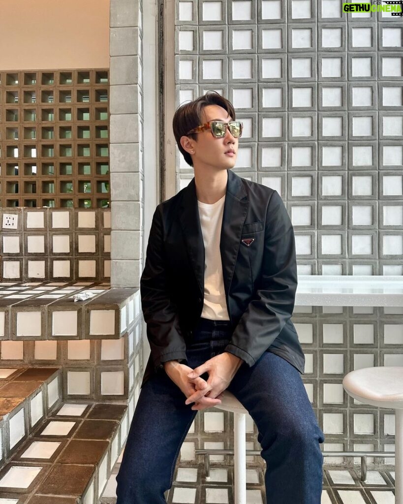 Chonlathorn Kongyingyong﻿ Instagram - More light require☀️ @prada #pradaeyewear