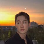 Chonlathorn Kongyingyong﻿ Instagram - พระอาทิตย์ตกซะหน่อย🖤