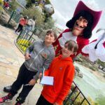 Christina Ricci Instagram - Spring break @disneyland ❤️❤️❤️❤️❤️🥳🥳🥳 @disneyparks @bluefamilylifestyle ♥️