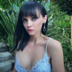Christina Ricci Instagram - In @ermannoscervino for @eone_tv and Night Before the Emmys parties @hanut101 @anabelachan @mandelkorn @allanface @markhamptonhair ❤️‍🔥 @nailsbyzola @rubyvo_