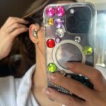 Claudia Leitte Instagram - Elas Terapia Mais terapia Capa de celular decorada pela filha Alegria Lugar no mundo Cansaço Decoração Online Luz bonita pra mostrar cabelo bonito Ps. Tô ensaiando pra gravação de #Intemporal, no VIBRA, em Sampa, na Terça! 🩷