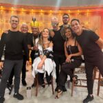 Claudia Leitte Instagram - Deixei o hotel por volta de 7h da manhã, minha produtora disse: “faça uma pose pq a luz tá boa!” Ah! Pessoal, vamos combinar que PIOR QUE MÁ VONTADE, É VONTADE NENHUMA! 🤣 Mas, quando cheguei no pgm, o jogo virou! “A vida é a arte do encontro…”, né? É tudo sobre GENTE! Sobre ser gente e ter gente! Valeu, Paty e time ENCONTRO!