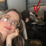 Claudia Leitte Instagram - Quando você é mãe, quer registrar tudo com eles, pq o tempo tá passando rápido demais, porém, eles já não estão nem aí pra isso, você faz uma selfie e tenta parecer cult pra engajar! 😌 😏 😘