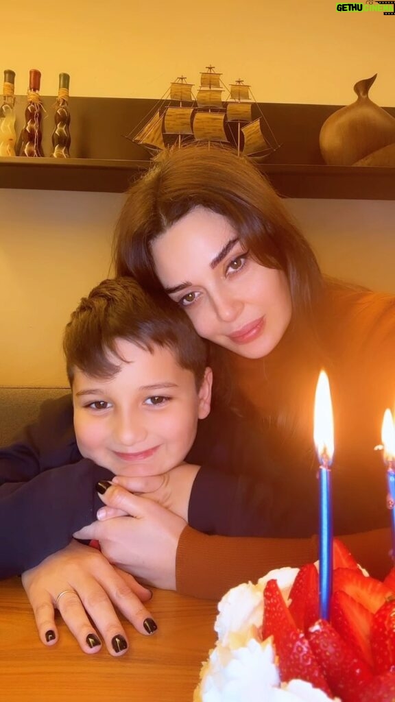 Cyrine Abdel Nour Instagram - صاروا ٦ 🎂 العمر كله وبشكر ربي على نعمة انك ابني #كريستيانو_رحمة 💙 17/3/2018 🎈