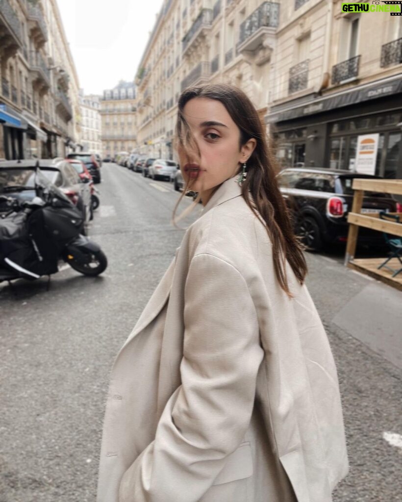 Damlasu İkizoğlu Instagram - Paris 🤍