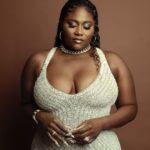 Danielle Brooks Instagram - One assignment: f✨ em up! 😉 #vanityfair #oscars
