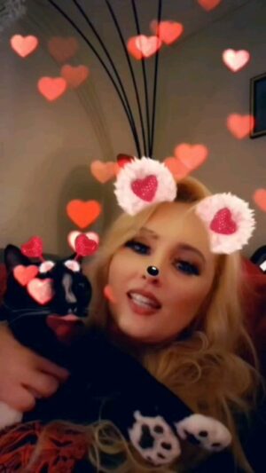 Darcy Donavan Instagram - Memories are the treasure of your heart, written in your mind.❤️🥰

The memories created together mold our future. The making and keeping of memories is by far the most remarkable human gift.

Making memories is like creating pictures on your heart.
Go out today and make some beautiful memories with the people and fur-babies that you LOVE!❤️