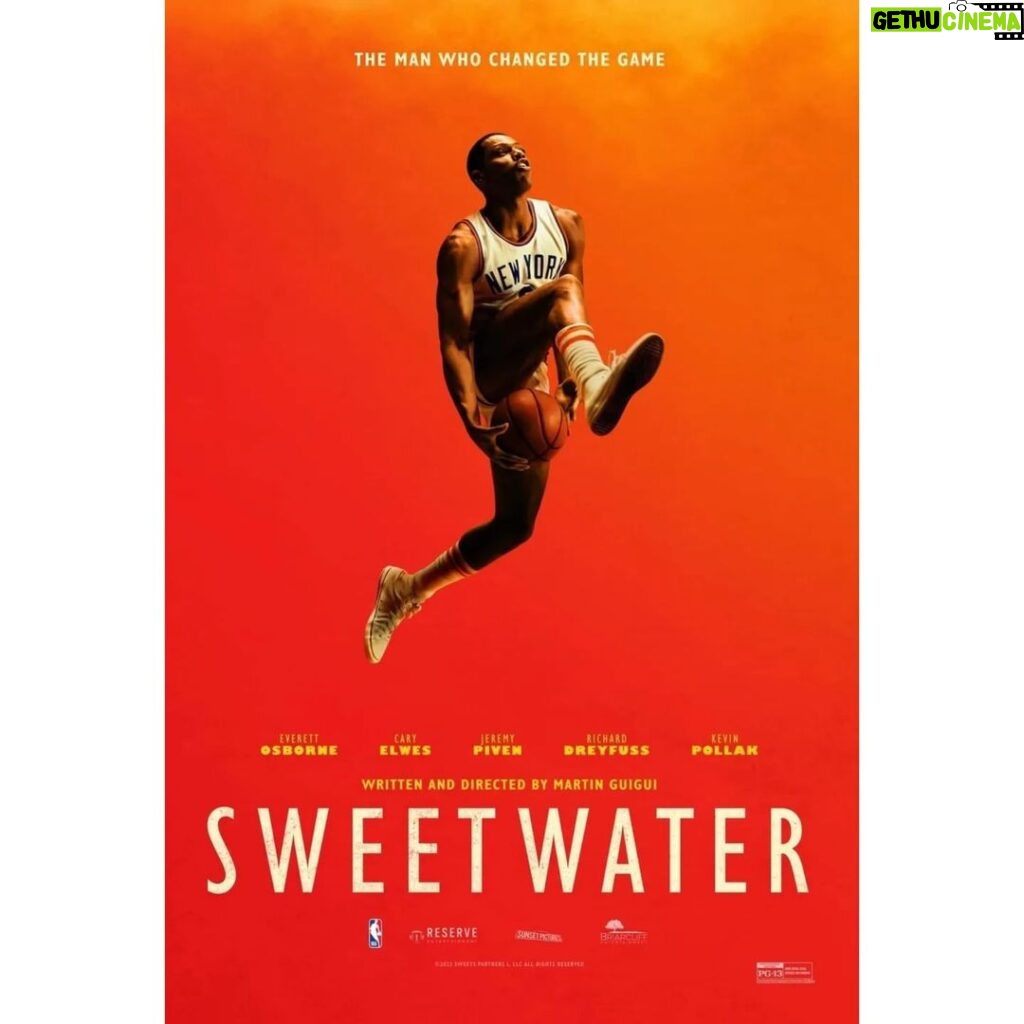 Darcy Donavan Instagram - I had such an amazing time yesterday the Warner Brothers Studio for the movie premiere of, "Sweetwater," opening in movie theaters this weekend!🎬 My wonderful friend who is the Writer-Director, Martin Guigui, never gave up on telling this story of the first African American, Nat Sweetwater Clifton, to get a contract to play in the NBA.🏀♥️ Such a heartwarming true story and such terrific Celebrity Talent, Everett Osborne, Cary Elwes, and Richard Dreyfuss and many more!💯💝❤️ Martin you did an incredible job! Congratulations on this amazing film, l'm so proud of you and the family!  Wishing everyone a fantastic day and let me know what you think of this incredible film!😊❤️ #WarnerBrothers #redcarpet #writer #director #moviepremiere #actor #recordingartist  #sweetwater #martinguigui #harlemglobetrotters Hollywood, California