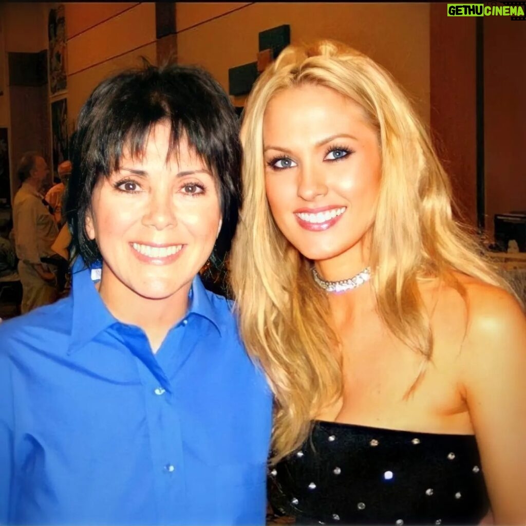 Darcy Donavan Instagram - Here is my friend, Joyce DeWitt and myself signing autographs for our fans in Burbank, California. Joyce is a wonderful Actress and most famous for playing Janet Wood on the ABC television comedy hit series," Three's Company."❤❤ 💜She is a terrific person with a heart of gold. Just love her. 💜 So tell me what is your *FAVORITE* comedy television series in the comments below?⬇️⬇️ (My answer is in the comments below as well.😉)