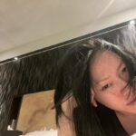 Dee Hsu Instagram - 我心情平靜，卻忍不住皺了眉頭！但沒讓我煩心的事啊！啊～～明天一整個上午的家長會👏👏👏👏👏真迫不及待參加😭👍👍👍👍