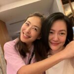 Dee Hsu Instagram – 我們從孩子們還抱在懷裡聊天～到現在孩子們已經在討論大學要主修什麼了！人生沒在管任何事，它就是不斷任性的在往前走，就像我們的寶貝孩子們！就像我們不斷的在很慢的變⋯⋯⋯⋯不是老，是很有味道😊