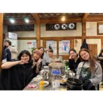 Dee Hsu Instagram - 5天4夜的韓國行結束了，這次可以玩得那麼盡興，都要感謝韓國觀光公社金長實社長的邀請，以及我的韓國妹妹：總社的金到希次長為我們精心的安排！金妹妹我愛妳❤️最後還是把握機會吃了韓國的美食：著名的一隻雞👍還買了3條超軟的睡褲❤️希望我跟金妹妹可以在台北相聚，讓妳見識見識台灣的美食美景🥰我回去工作可能會是這個狀態喔！但絕對還是可以主持的💪 #韓國觀光公社 #한국관광공사 #韓國S郎嘿❤️ #한국여행 #한국사랑해❤️ Outfit @allsaints Accessories @oliviayaojewellery