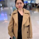 Dee Hsu Instagram - 5天4夜的韓國行結束了，這次可以玩得那麼盡興，都要感謝韓國觀光公社金長實社長的邀請，以及我的韓國妹妹：總社的金到希次長為我們精心的安排！金妹妹我愛妳❤️最後還是把握機會吃了韓國的美食：著名的一隻雞👍還買了3條超軟的睡褲❤️希望我跟金妹妹可以在台北相聚，讓妳見識見識台灣的美食美景🥰我回去工作可能會是這個狀態喔！但絕對還是可以主持的💪 #韓國觀光公社 #한국관광공사 #韓國S郎嘿❤️ #한국여행 #한국사랑해❤️ Outfit @allsaints Accessories @oliviayaojewellery