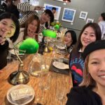 Dee Hsu Instagram - 去了新開的現代百貨，裡面真的很驚人的大！ 但其實我心繫醬蟹，怎麼有食物能那麼療癒啦❤️用好吃形容它，太沒禮貌了！是天殺的好吃🥰 #韓國觀光公社 #한국관광공사 #韓國S郎嘿❤️ #한국여행 #한국사랑해❤️ 眼鏡 @GENTLEMONSTER 皮衣 @ALLSAINTS 雪靴 @UGG 耳環 @OLIVIAYAOJEWELLERY 包 @VERSACE
