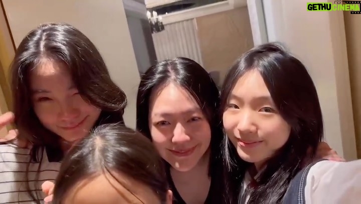 Dee Hsu Instagram - 我親愛的二女兒Lily,她以為我忘了她的生日！怎麼可能！你們三個都是媽媽的心頭肉❤️你們比我重要太多了😘