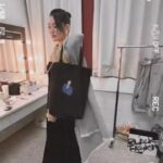 Dee Hsu Instagram - 都沒得獎了，還要幫大家扛東西😮‍💨