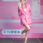 Dee Hsu Instagram - 很開心能成為 @tklab_official 膠原蛋白飲的代言人 看看我無時無刻都保持在這麼美麗無敵的狀態~ 本人跟照片 沒有差別嘛~ TK膠原蛋白飲~ 好喝有感又不貴，趕快跟我一起喝～現在雙11還有超值優惠，一盒只要$399👉https://tklab.tw/778K #TKLAB #膠原蛋白飲