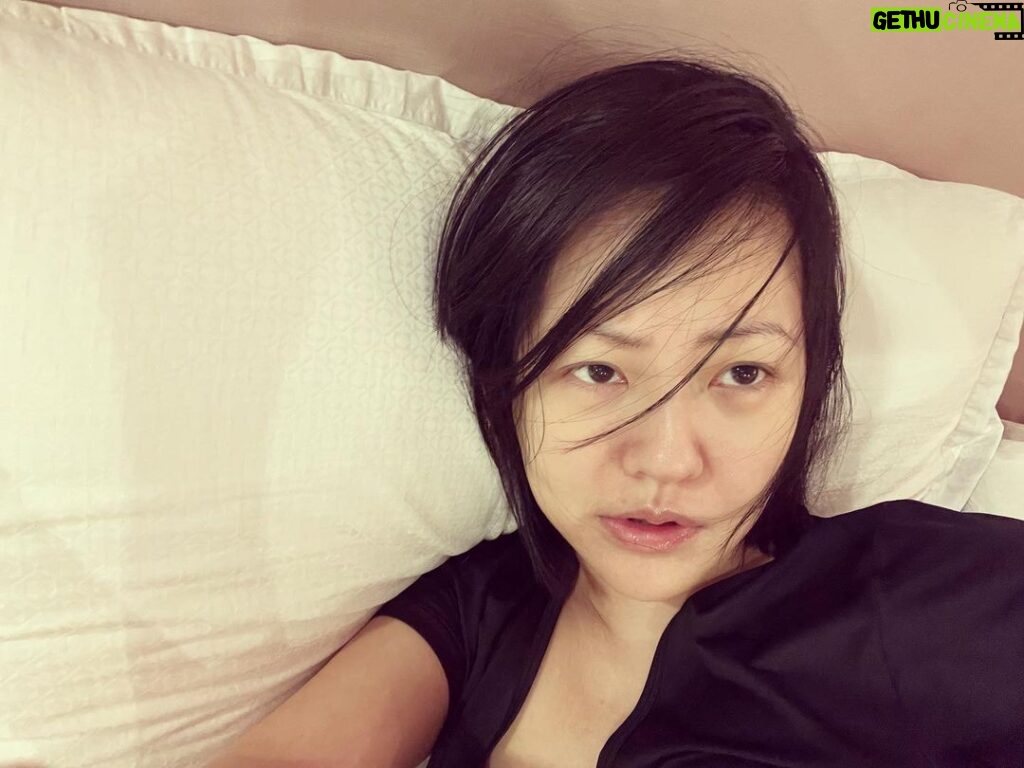 Dee Hsu Instagram - 有人還沒睡嗎？
