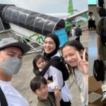 Dian Ayu Instagram - Tradisi mudik keluarga kami dimulai hari ini, Jakarta - Surabaya - Jakarta - Sukabumi - Bandung - Jakarta. . . Mumpung orang tuanya masih ada, walaupun kadang mereka kaya biasa aja tapi kita bisa ngerasain gimana bahagia dan excitednya mereka pas tau anak cucunya mau dateng ke rumah. . . Gak mau cuma sebentar, gak mau sebentar kan ngeliat orang yang menyayangi kita tanpa batas merasa bahagia karena berkumpul dengan anak-anaknya? . . Jadi inget pesan almarhum Bapak saya yang yatim piatu dari kecil “hayo Aa nurut ka kolot mumpung masih aya, engke mah bisi hanjakal geura” . . Al fatihah bagi yang orang tuanya udah gak ada, semoga disembuhkan buat yang lagi sakit, semoga dimampukan buat yang belum bisa mudik, semoga selamat sampai tujuan yang sedang di perjalanan, semoga berbaikan yang sedang berseberangan. 🤍 Surabaya, Indonesia